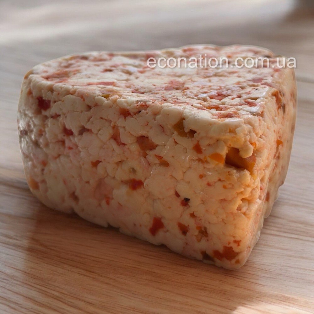 Сир бринза з паприкою «Серце»