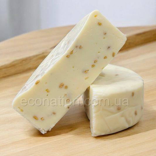 Сулугуні з горіхом